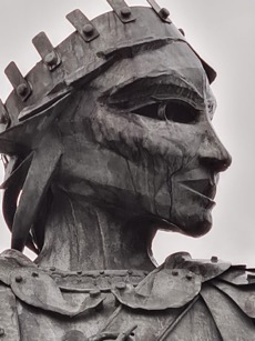 The 2018 statue of Æthelflæd by Luke Perry, Tamworth